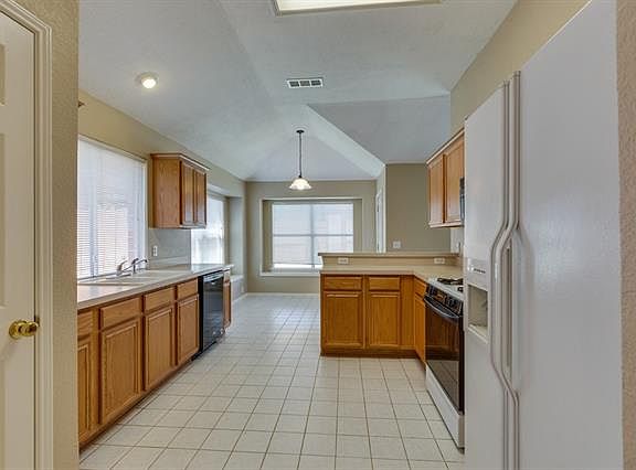 5th image of 1036 Iron Horse Dr