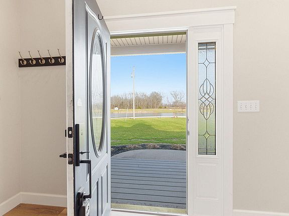 3rd image of 270 E Roy Barnes Rd