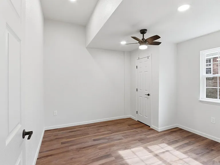 71 N Tucker St — Photo 8