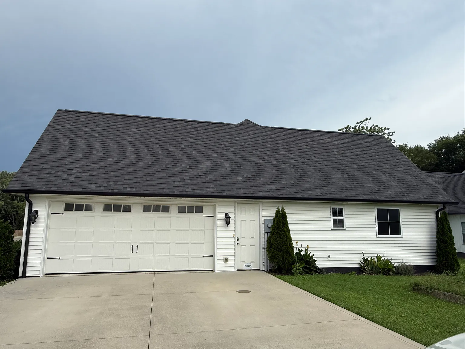 3 bed, 2068 sqft, $2,200 — Photo 2