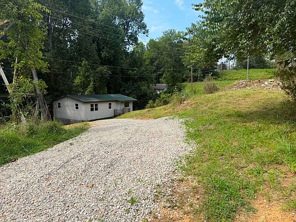 4th image of 521 Morrow Rd
