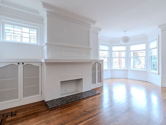 4th image of 1955 Franklin St #1