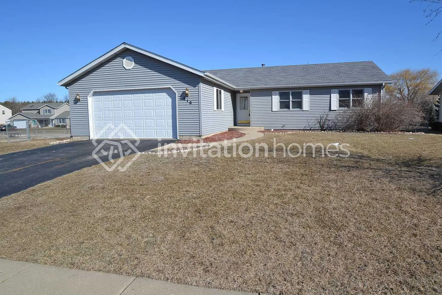 610 Meadow Ave Woodstock, IL 60098 — Photo 1