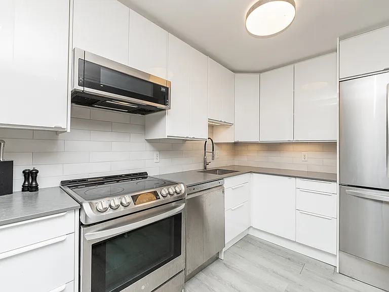 310 E 3rd St #309 — Photo 14