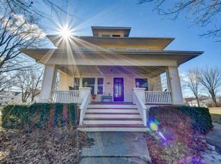 135 E Wilson St, Oxford, IA 52322