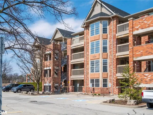 4013 Kilmer Dr #303, Burlington, ON L7M 4M3