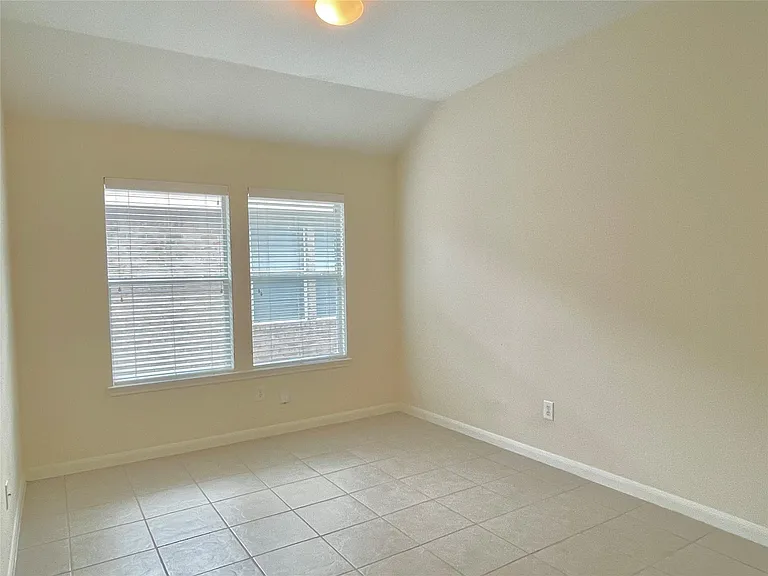 910 Pickett Hill Ln — Photo 10