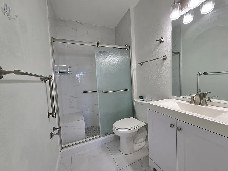 10924 SW 182nd Ln — Photo 14