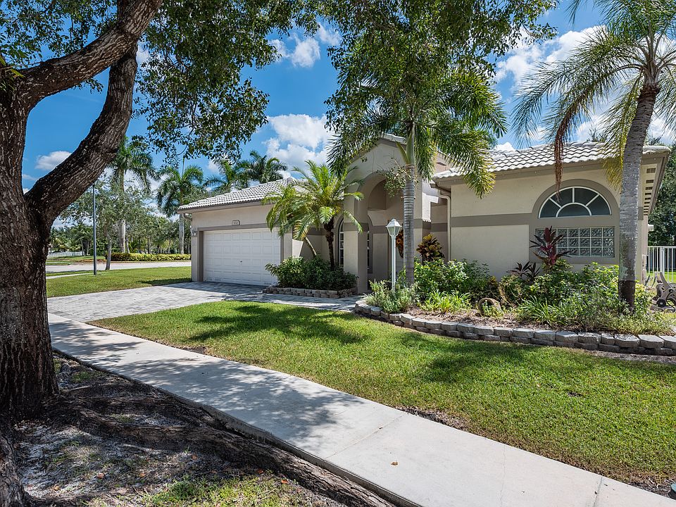 1st image of 1021 NW 137th Way