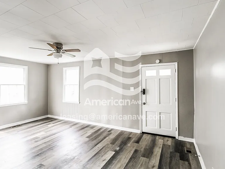 1434103_004_wm_-_living_room_13615666.jpg