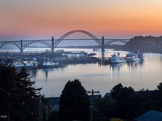 1300 Se Rio Vista Dr Newport Or 97365 Zillow