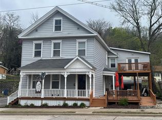412 E Main St, Grafton, IL 62037