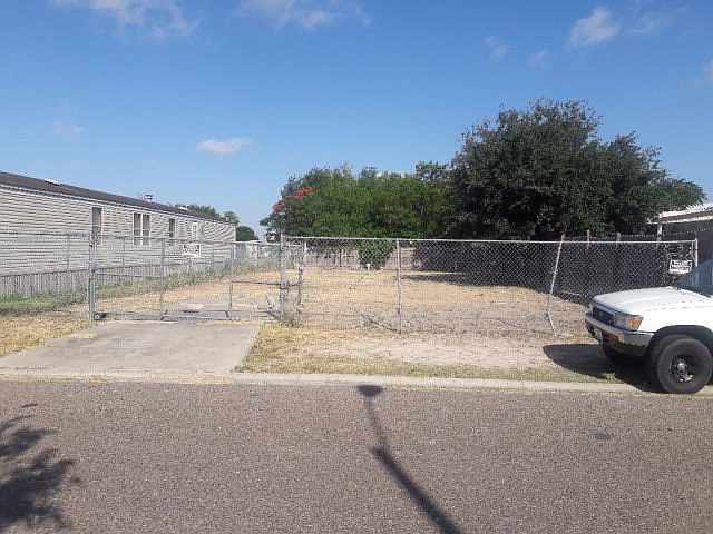2nd image of 3107 N Dahlia St