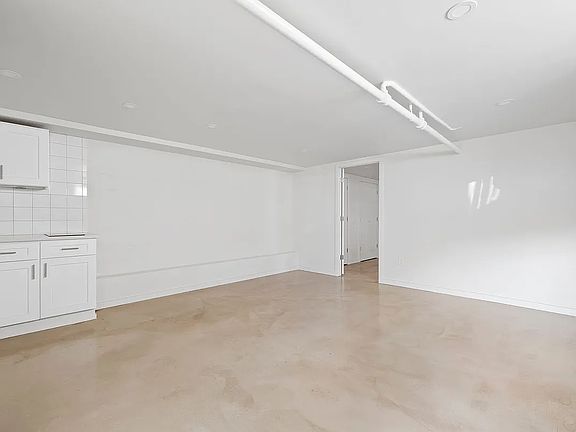 4th image of 124 Sullivan Pl #1