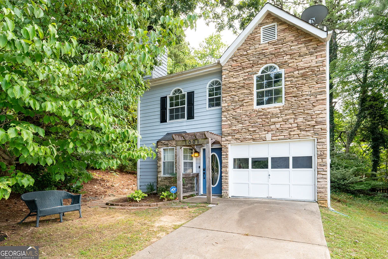 1001 Hillsborough Chase NW photo 1