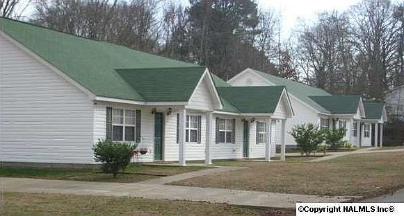 1st image of 218 1st Ave NE