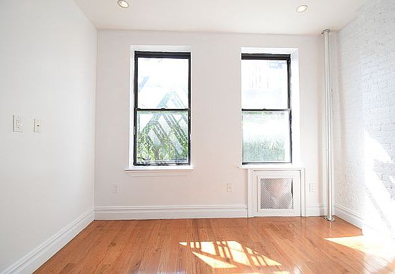 3rd image of 359 W 54th St #6FN