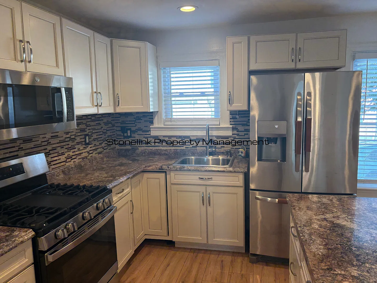 524 Warren Avenue — Photo 3
