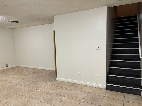 2nd image of 2627 Muscatel Ave Unit B