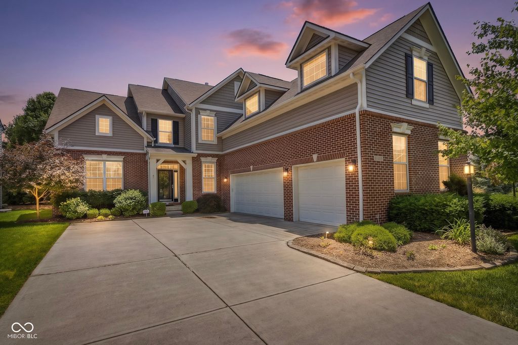 12347 Twyckenham Dr, Fishers, IN - View 2