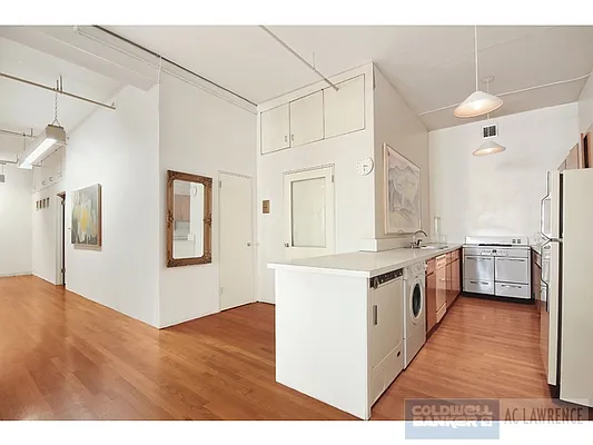 Sold by Aclawrence | media 25