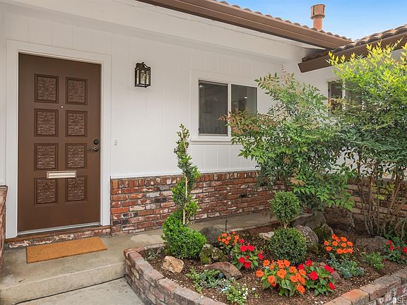 3rd image of 1560 Wawona Dr