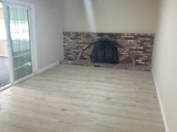 4th image of 3132 Millbrook Dr