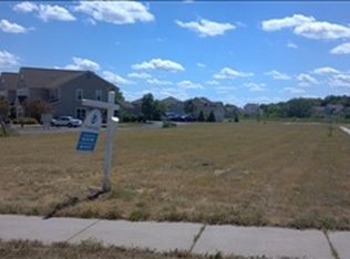 233 Sweet Grass Dr, Sun Prairie, WI 53590