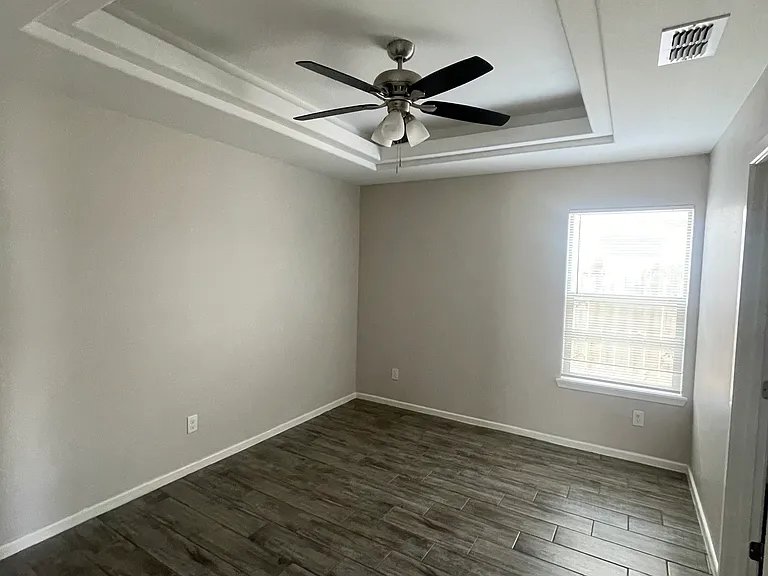 Bella Costa Dr — Photo 10