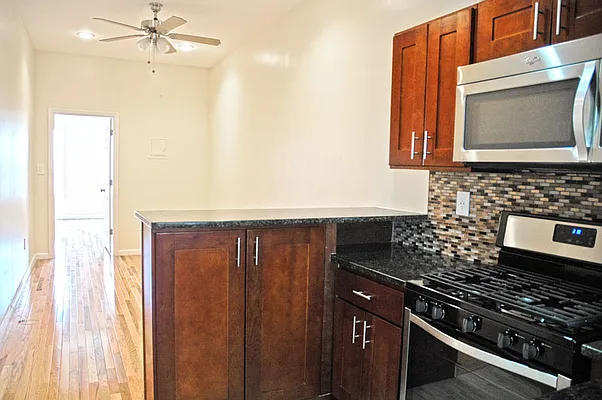 Rented by In Haus LLC | media 24