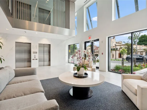 218 Middle Neck Road #205, Great Neck, NY 11021