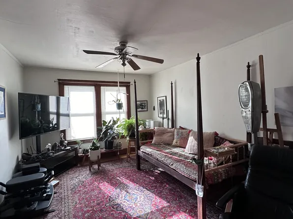 132 N Main St, West Lebanon, NH 03784
