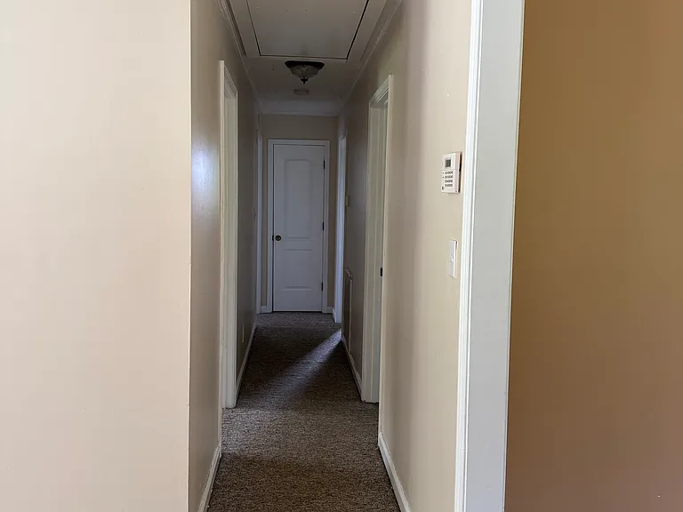 210 Oak St — Photo 6