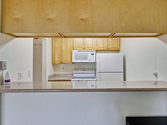 3rd image of 1551 Southgate Ave APT 310
