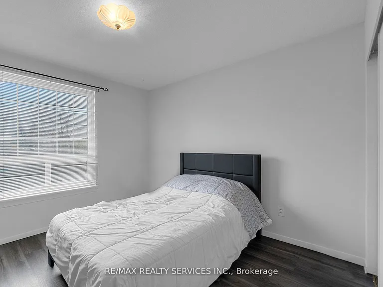 81 Glenforest Rd — Photo 13