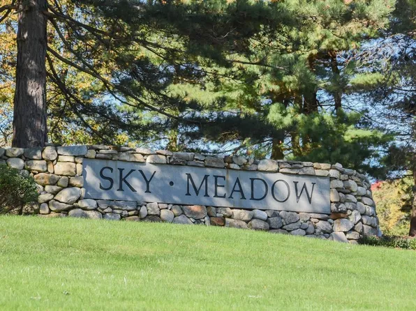 12 Mountain Laurels Drive #U-207, Nashua, NH 03062