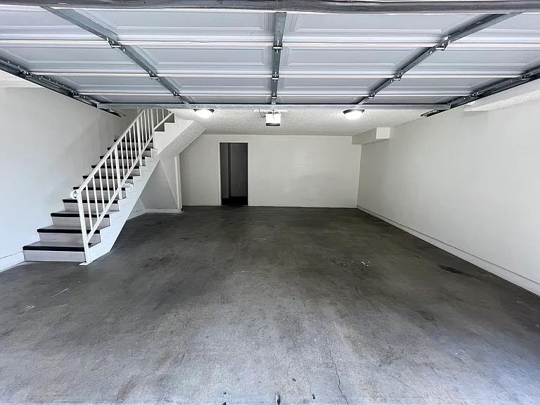 15520 Parthenia St #20 — Photo 10