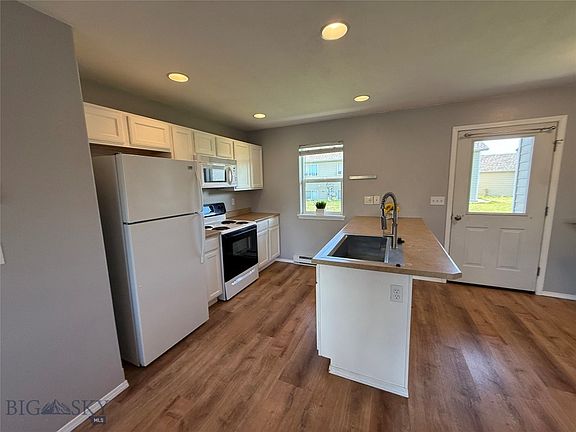 3rd image of 904 Jeanette Pl APT 2