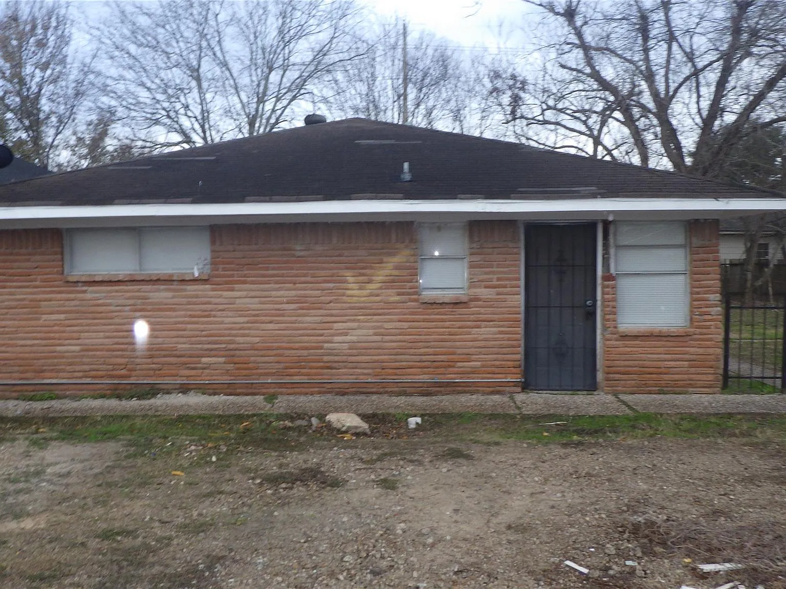 2 bed, 1.0 bath, 1500 sqft, $1,000 — Photo 3