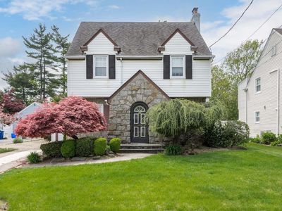57 Murdock Road, Lynbrook, NY, 11563