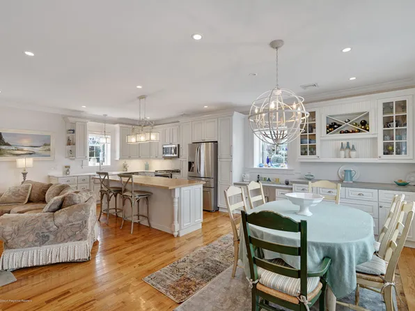 71 Las Vegas Rd, Lavallette, NJ 08735