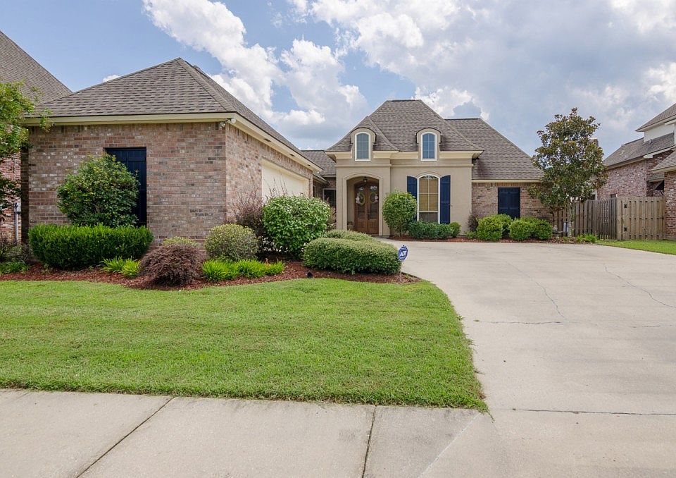1st image of 17750 Magnolia Trce