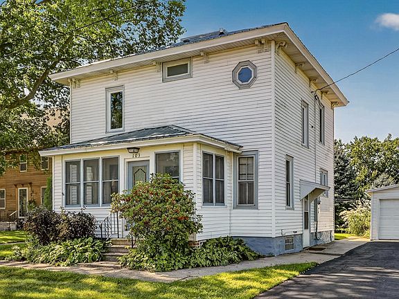 2nd image of 103 Harrison Ave NE