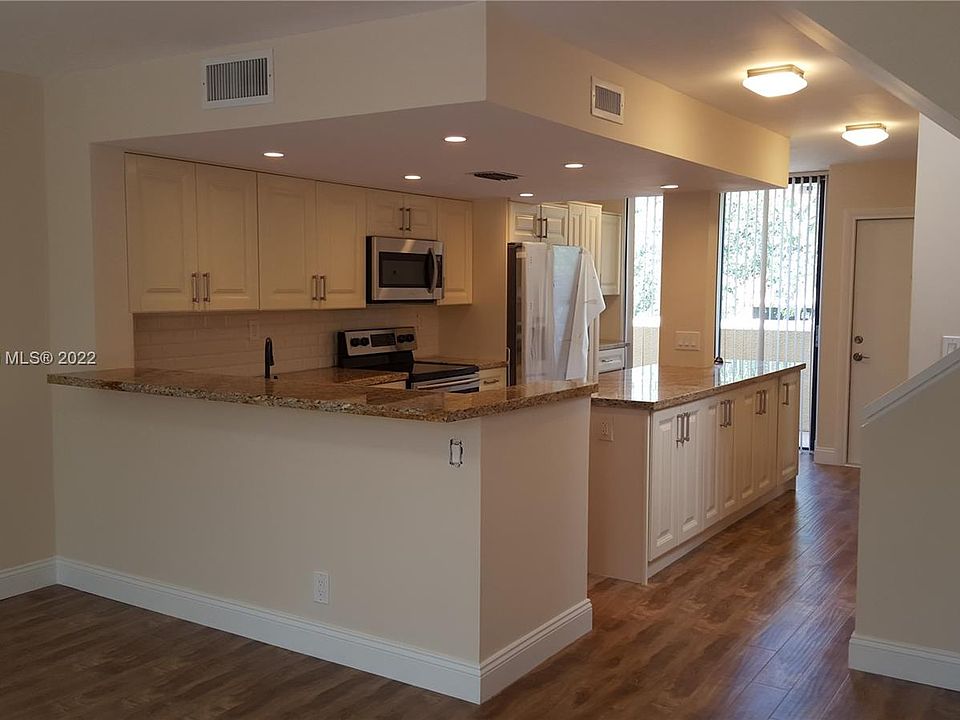 1st image of 2921 SW 87th Ave APT 508