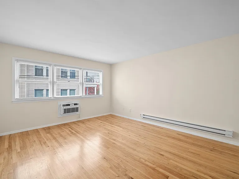 34 E 32nd St #C5 — Photo 10