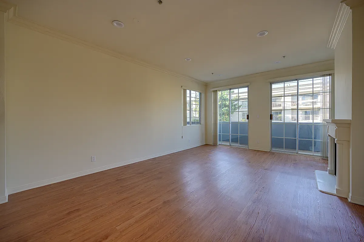 8888 Residences At The Villas on Third — Photo 4