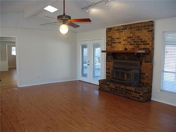 3rd image of 311 Willow Wood St