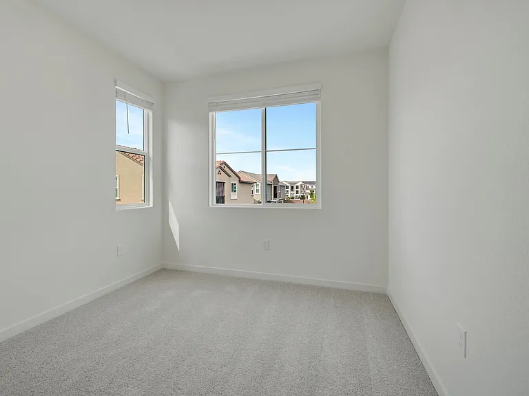 14545 Southpointe Dr #81 — Photo 32
