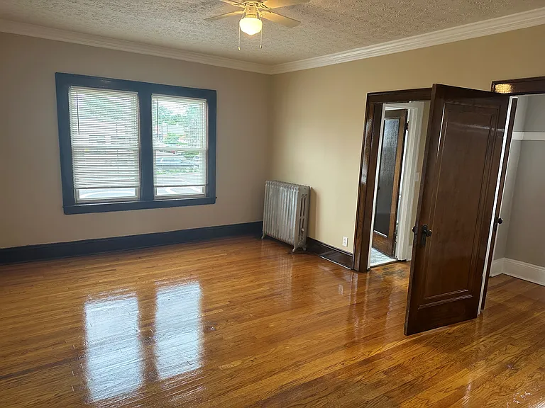 Highland Manor Apartments — Photo 14