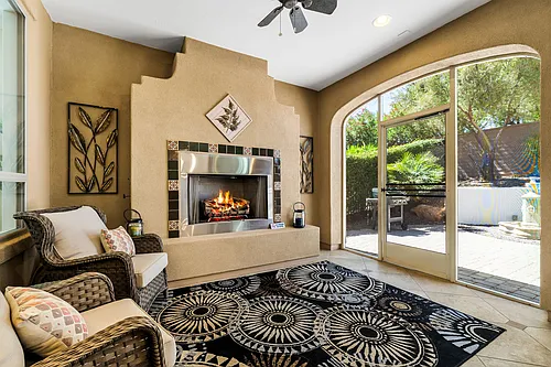 1732 E Vesper Trl Photo 1